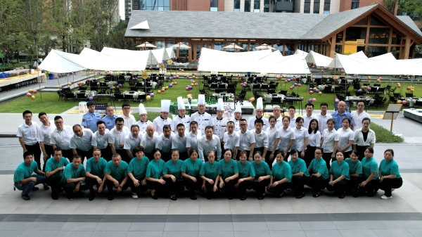 户外经济持续升温，章叔叔城市精英打造重庆户外餐饮服务新范式 