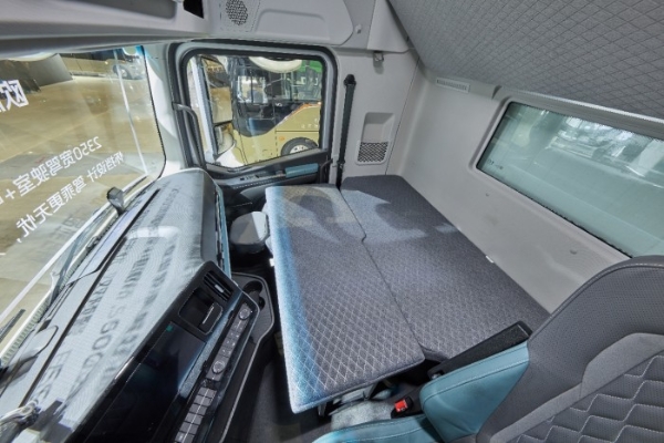 立高端新能源重卡标杆，启二十周年新程|欧航欧马可2026年一季度商务会胜利召开 