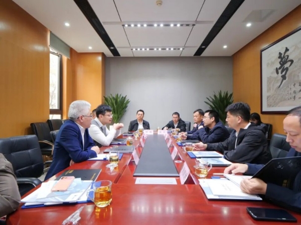 黄山市委常委、屯溪区委书记戴炜率队考察华夏源：政企携手，共筑细胞科技产业新高地 