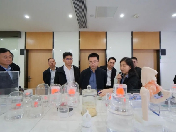 黄山市委常委、屯溪区委书记戴炜率队考察华夏源：政企携手，共筑细胞科技产业新高地 