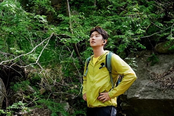 安踏携手中国国家地理举办徒步活动 倡导大众轻松走向户外 