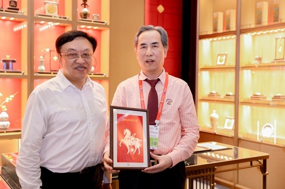 周大生×国家宝藏璀璨亮相第六届海南消博会 