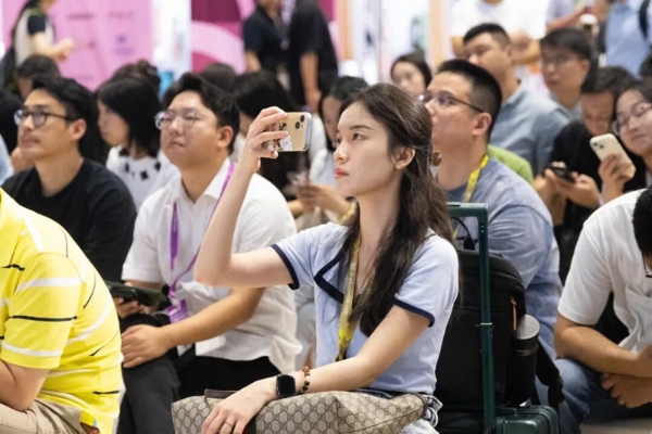 聚势广州，向上共生！ 2026大湾区（国际）服装及时尚生活展览会提质升维！ 