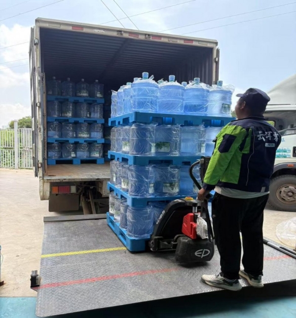 云洱雾山泉水：深岩涌泉，天然弱碱好水