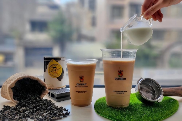 60秒现萃革新茶饮赛道：COMEBUY甘杯摘得“商业创新卓越奖” 