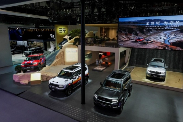 北京车展纵横G700全家族登场，原厂改装一步到位 