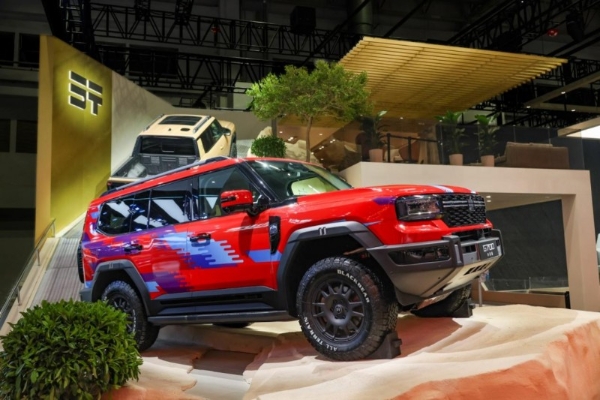 北京车展纵横G700全家族登场，原厂改装一步到位 