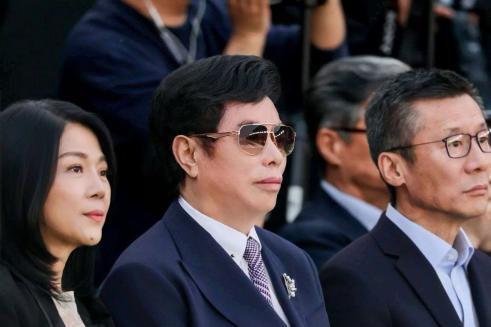 讲述光影交织下的时尚叙事 | 波司登“多面登场”2026北京国际电影节光影风尚开幕大秀在京举行 