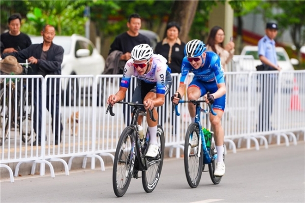  驭风汉丰湖 骑聚新开州！2026中国公路自行车职业联赛暨首届环汉丰湖自行车公开赛鸣枪开赛 