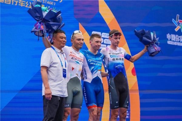  驭风汉丰湖 骑聚新开州！2026中国公路自行车职业联赛暨首届环汉丰湖自行车公开赛鸣枪开赛 