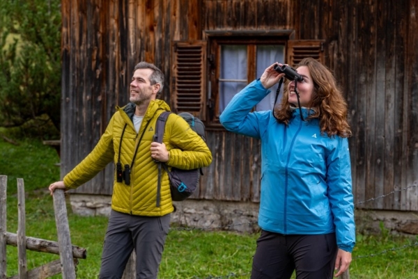 全新维度 典雅呈现 徕卡 Noctivid 便携式双筒望远镜系列 