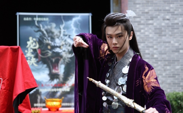 中国首部真人AI院线电影&长剧连拍项目《龙尘诀》4.28在北京开机 