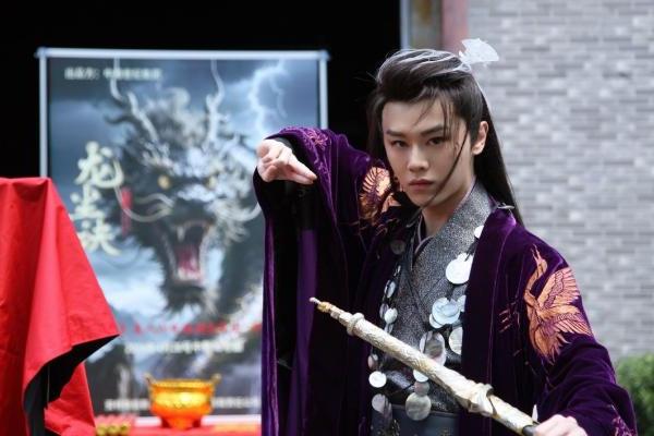 中国首部真人AI院线电影&长剧连拍项目《龙尘诀》4.28在北京开机 