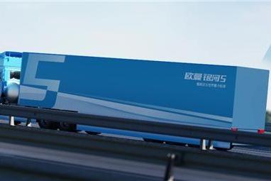 欧曼银河5 高速公路领航/辅航重卡：快递快运的智慧高效之选 