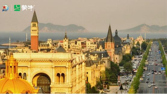 2026蒙牛大连马拉松新闻发布会召开，奖牌、参赛服、文创亮相！ 