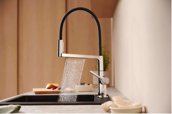 御水之音，源于1901：汉斯格雅百年传奇，用心陪伴 