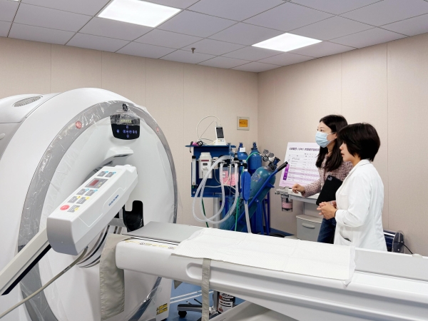 新瑞鹏集团旗下上海瑞鹏宠物医院转诊中心（黄兴分院）高分通过美国动物医院协会（AAHA）认证！ 