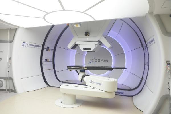 全力以赴，分秒必争│以高标准全流程，回应每一份生命的托付——16个月累计服务超800例患者，单日治疗破百人次 