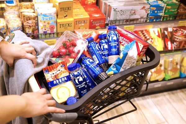 上市首日售出100万瓶！王一博同款瑞幸即享瓶装咖啡引爆全网 