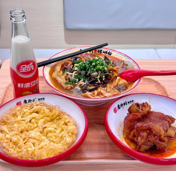 从驾校教练到美业老板，跨界创业者为何都选胜香旺老柳州螺蛳粉？ 