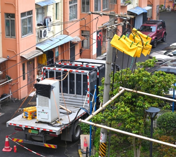 零噪音不停电！移动送电车解决居民施工痛点 