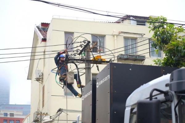 零噪音不停电！移动送电车解决居民施工痛点 