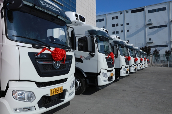 共筑医药安全生命线！东风天锦KR载货车批量交付北京 