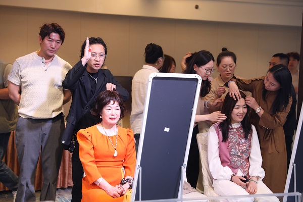 酷皮诗2026「诗意画染」假发全球发布——时尚盛典闪耀启航 