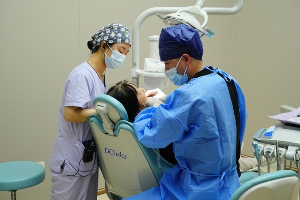 上海种植牙性价比推荐门诊—上海顾嘉口腔品牌升级 德国新品种植体发布 