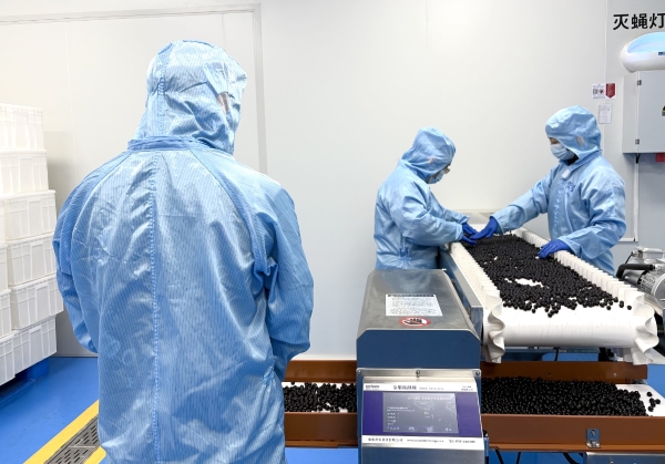 深度采访丨为什么麦德龙这瓶果酱敢只写3种配料？看完近600条审核标准我懂了 