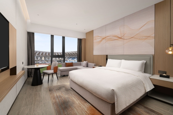 落子“龙虾之都”核心区域，盱眙首家万达美华酒店于奥体中心活力启航 