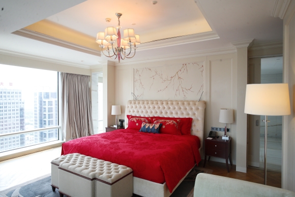 云端织白・美眠相伴丨Simmons席梦思携手深圳东海朗廷酒店 共启浪漫婚典新篇 