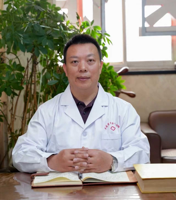 赵培学：三十年杏林耕耘，以仁心仁术守护健康 