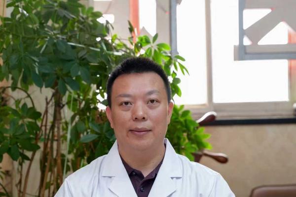 赵培学：三十年杏林耕耘，以仁心仁术守护健康 