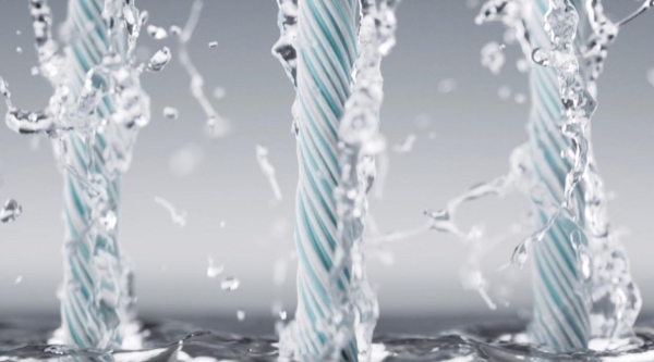 利郎创新“利耐丝”材料，一次棉与化纤关系的深度重塑 