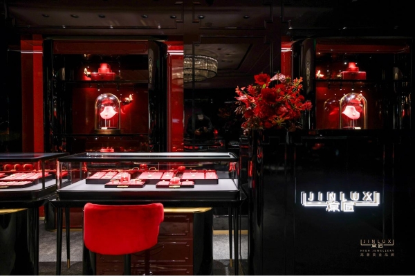 首店开业三天爆品售罄，本土高珠品牌展现强劲爆发力 