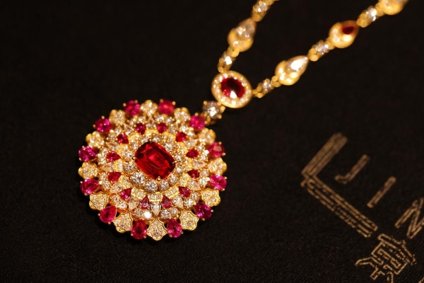 首店开业三天爆品售罄，本土高珠品牌展现强劲爆发力 