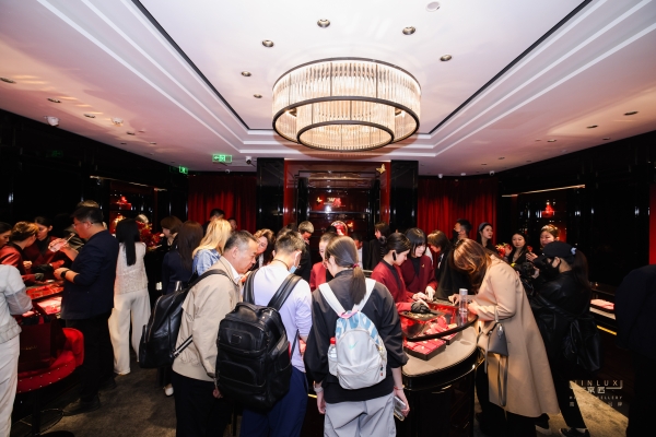 首店开业三天爆品售罄，本土高珠品牌展现强劲爆发力 