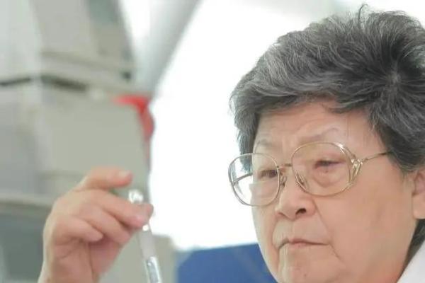 丹桂飘香，实至名归——致敬中药泰斗章臣桂荣获全国五一劳动奖章 