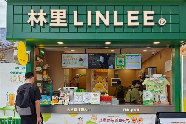 网易严选xLINLEE林里跨界联动，五一假期人宠一起“鸭”住火气 