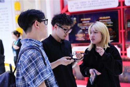 ​全国首个演艺场景AI实时智译平台亮相西安丝路旅博会，科技赋能秦文化走向世界