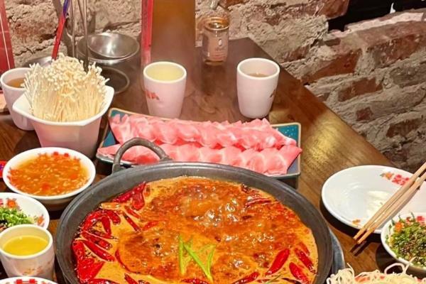 凭借“山城风+不改良”：徐升记斩获“2026年度特色火锅十大品牌” 