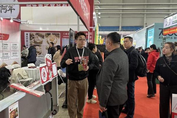 直击2026沈阳餐饮展：玲玲米粉品牌展位人气高涨，“现炒”模式成加盟商关注焦点 