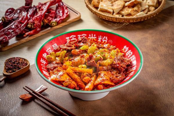 直击2026沈阳餐饮展：玲玲米粉品牌展位人气高涨，“现炒”模式成加盟商关注焦点 