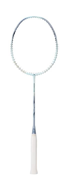 YY（YONEX）适合女生用的中端羽毛球拍推荐：天斧AX10、弓剑ARC8、疾光NF-10S轻量化高颜值之选 