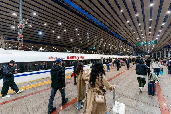 旅途添 “礼” 更健康！礼来高铁科普专列解锁减重新姿势 