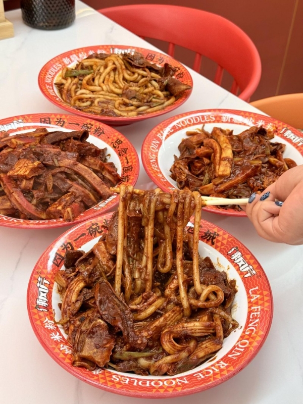 从新疆标杆到全国版图，辣风芹以门店升级夯实行业地位 