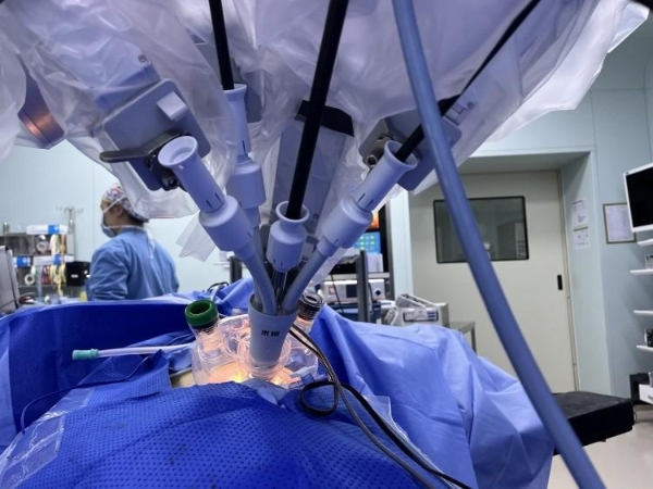 方寸之间，巧摘“炸弹”：江苏省肿瘤医院完成全球首例单孔机器人辅助肾动脉瘤切除术