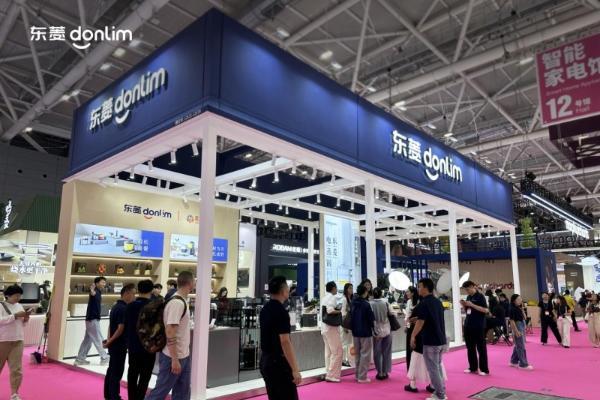 东菱高压植物奶机升级亮相深圳礼品展，高压乳化科技引爆现场试饮热潮