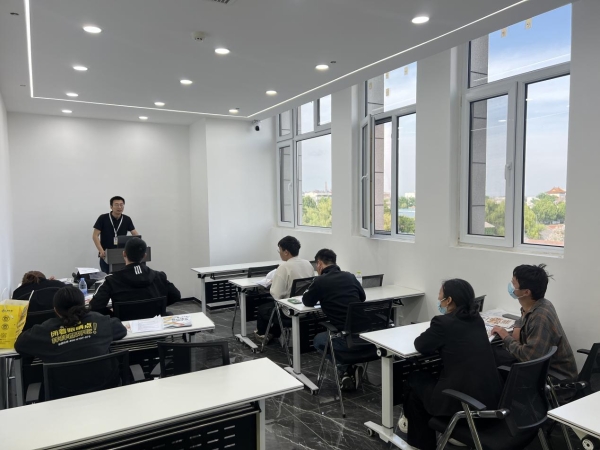 小糕学姐商学院启航，用十年沉淀为加盟商搭建完整经营护城河 